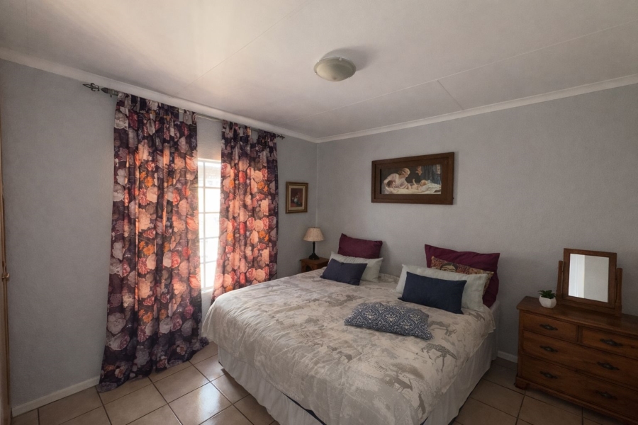 3 Bedroom Property for Sale in Heuwelsig North West